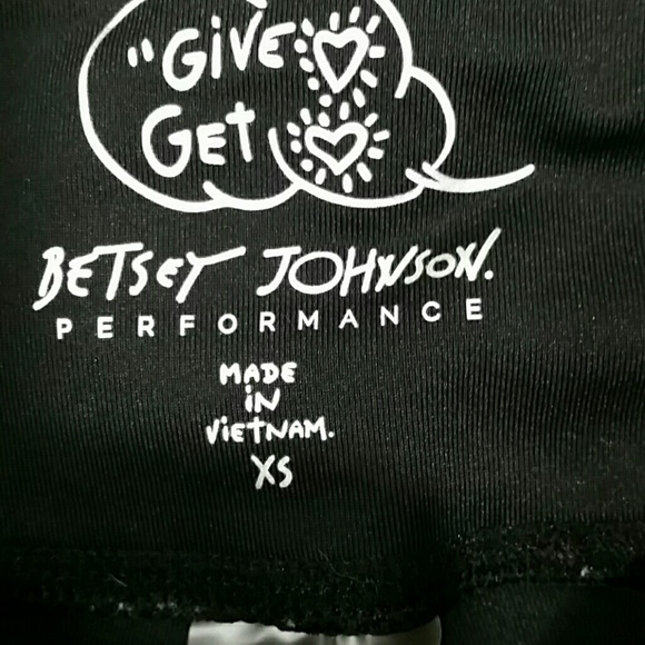 3/$15🎉 Betsey Johnson Floral Leggings - Picture 3 of 3